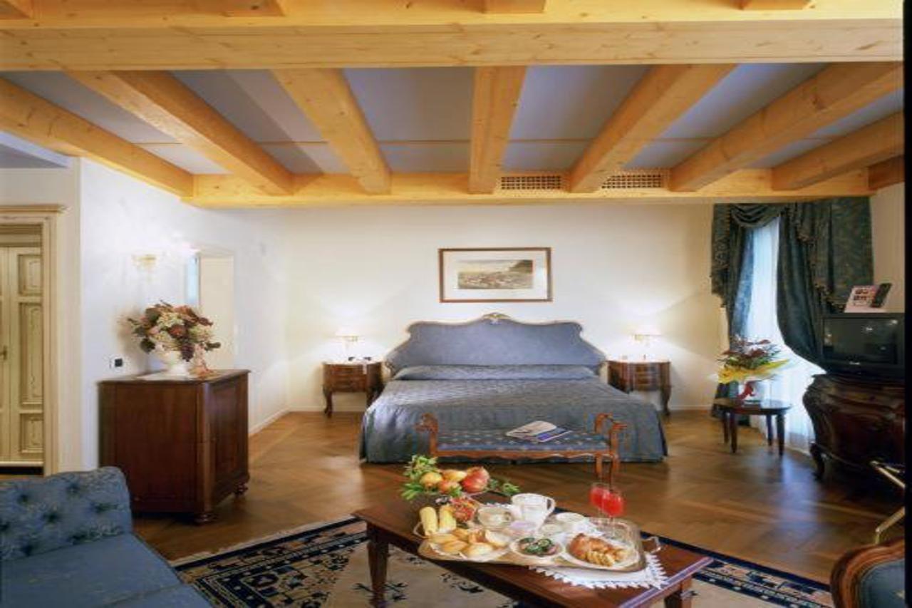 Hotel Borgo Cà dei Sospiri Quarto dʼAltino Esterno foto