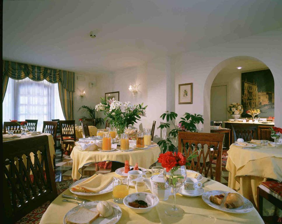 Hotel Borgo Cà dei Sospiri Quarto dʼAltino Esterno foto